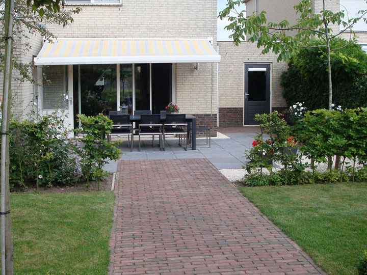 Moderne & strakke tuinen — gerealiseerd tuinontwerp van Baronie Tuinontwerpen in Breda en De Baronie — foto 7