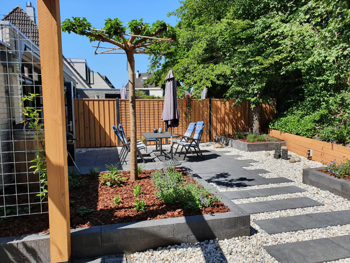 Moderne & strakke tuinen — gerealiseerd tuinontwerp van Baronie Tuinontwerpen in Breda en De Baronie — foto 2